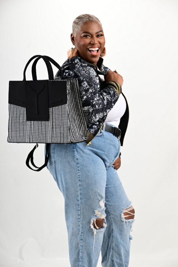 Yelé Asooke Purse – Monochrome Elegance Collection