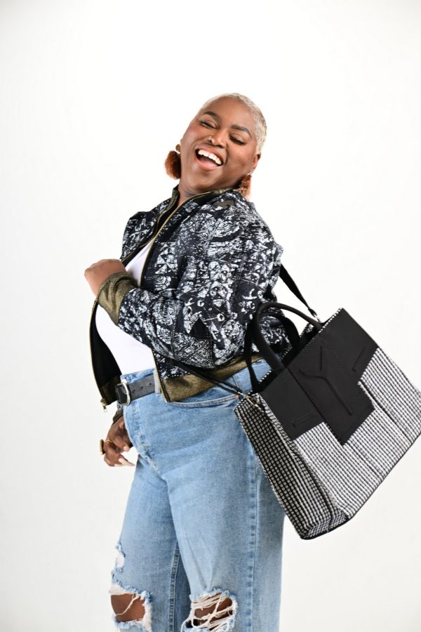 Yelé Asooke Purse – Monochrome Elegance Collection