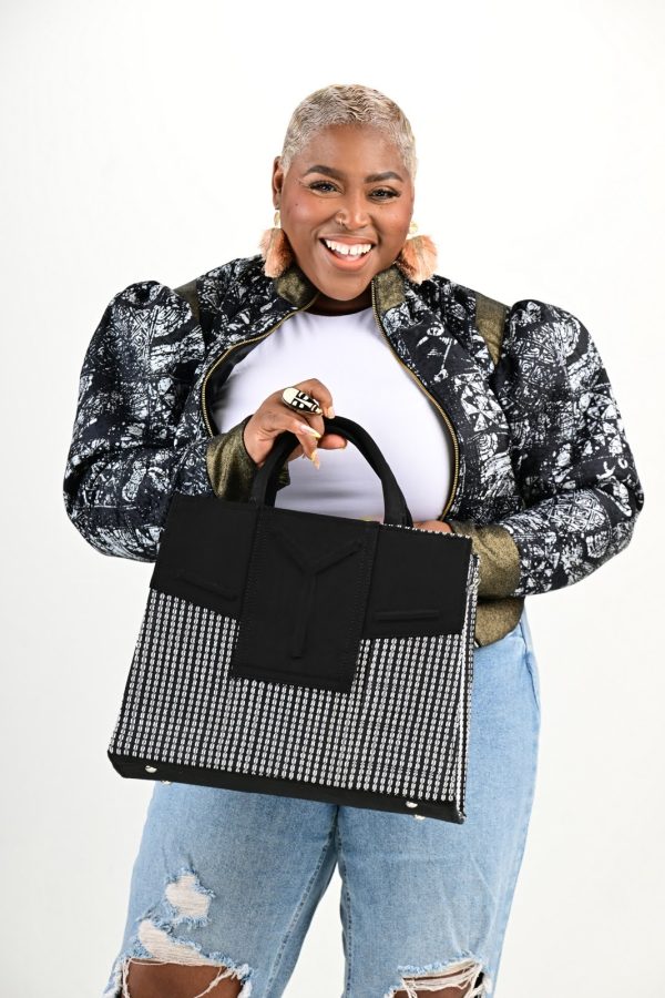 Yelé Asooke Purse – Monochrome Elegance Collection