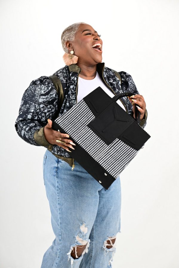 Yelé Asooke Purse – Monochrome Elegance Collection